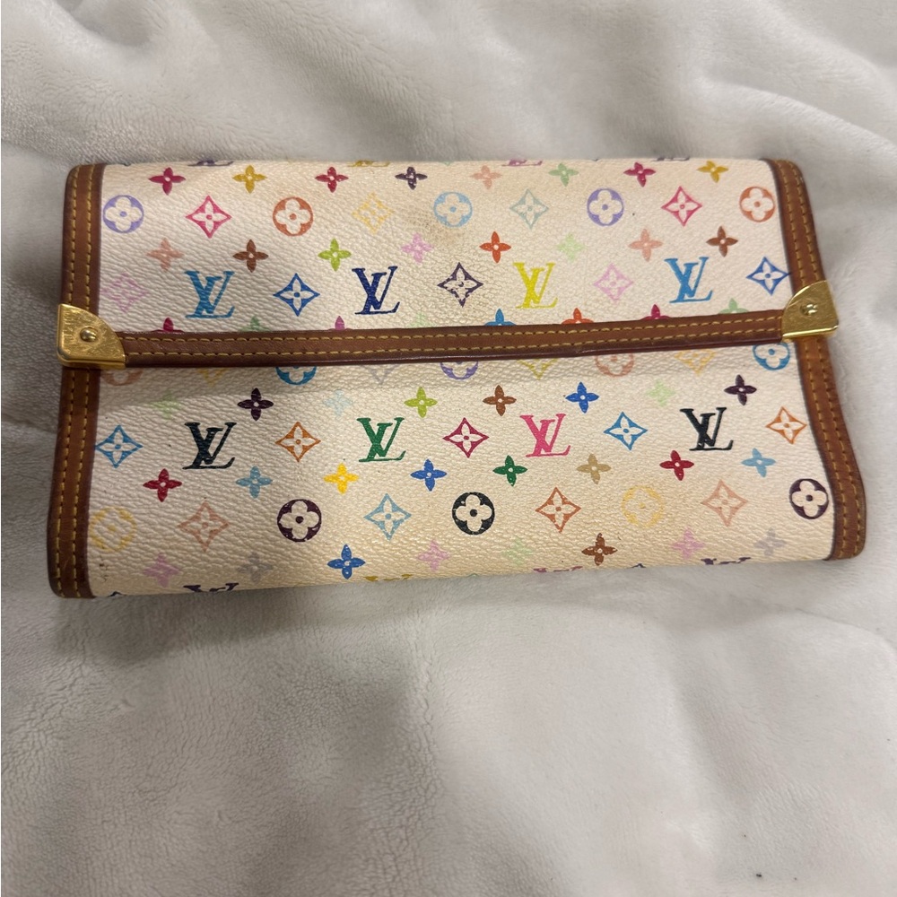 FLASH SALE! Louis Vuitton Multicolor Monogram Sarah Wallet in Blanc Murakami